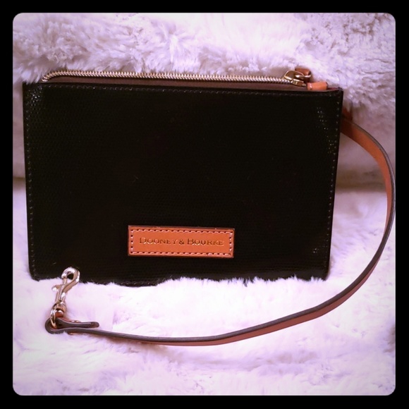 Dooney & Bourke Wristlet - Picture 1 of 3